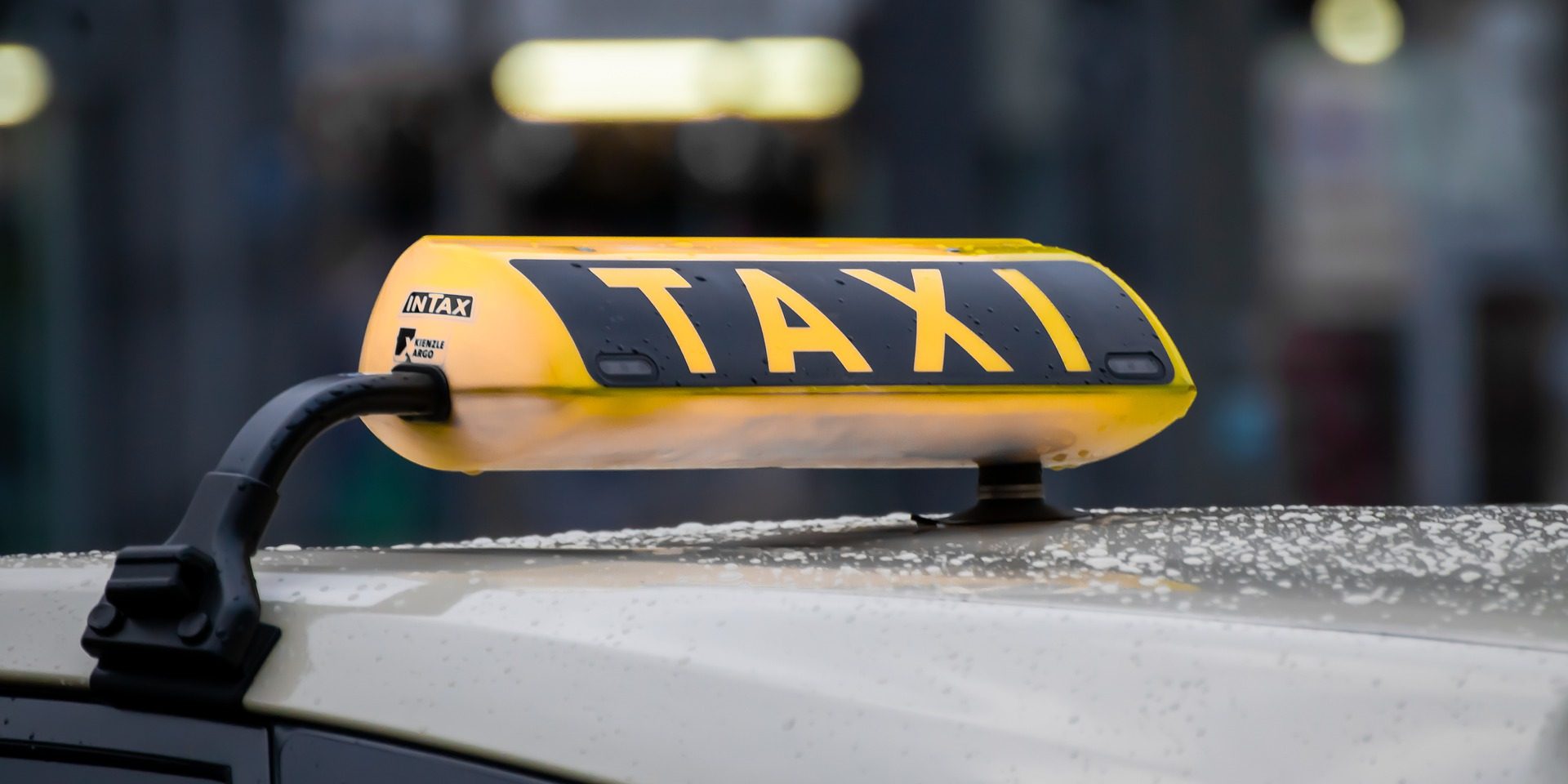taxi-4720993_1920