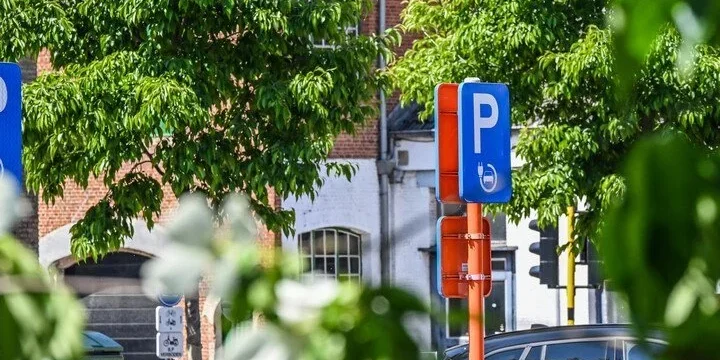 230531-laadpaal-auto-dd-5992-720×479-585714f7-e6dc-4f9e-a251-b553d613e0ec.d42549c4-bccf-86fe-4f22-dc0ddf9231d6